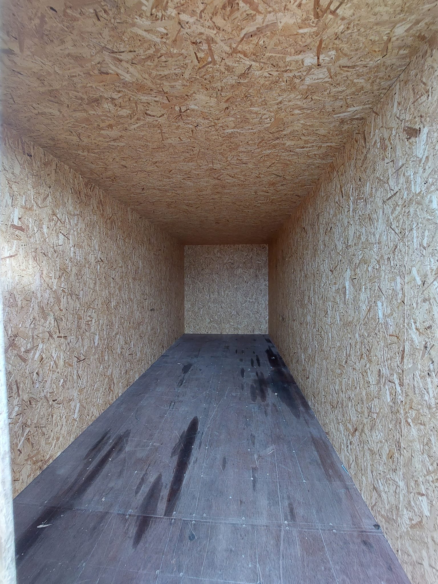 Ny sort 20 fods isoleret container interieur OSB