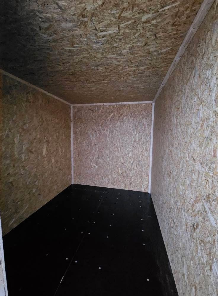 10 fods isoleret sort container interieur
