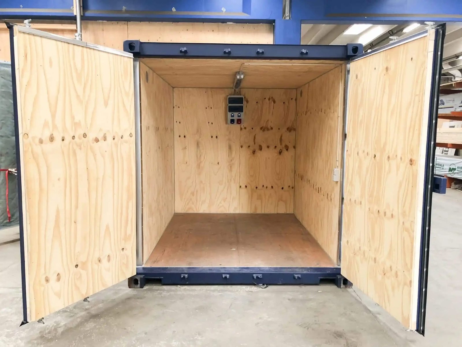 10 fods isoleret blaa container vue 3/4