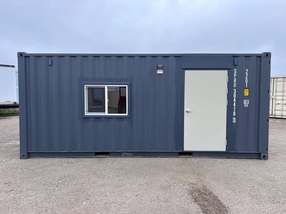 20 fods mørkegrå kontorcontainer facade vindue