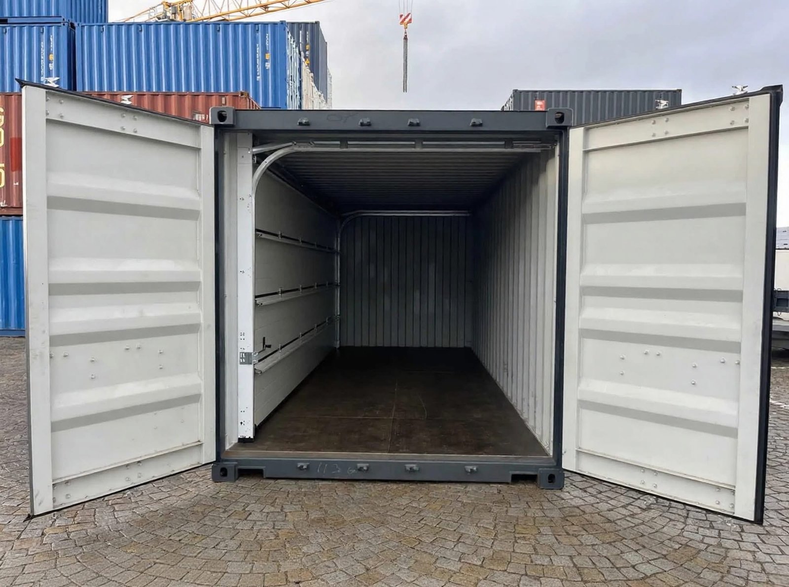 20 fods isoleret container portes principales ouvertes